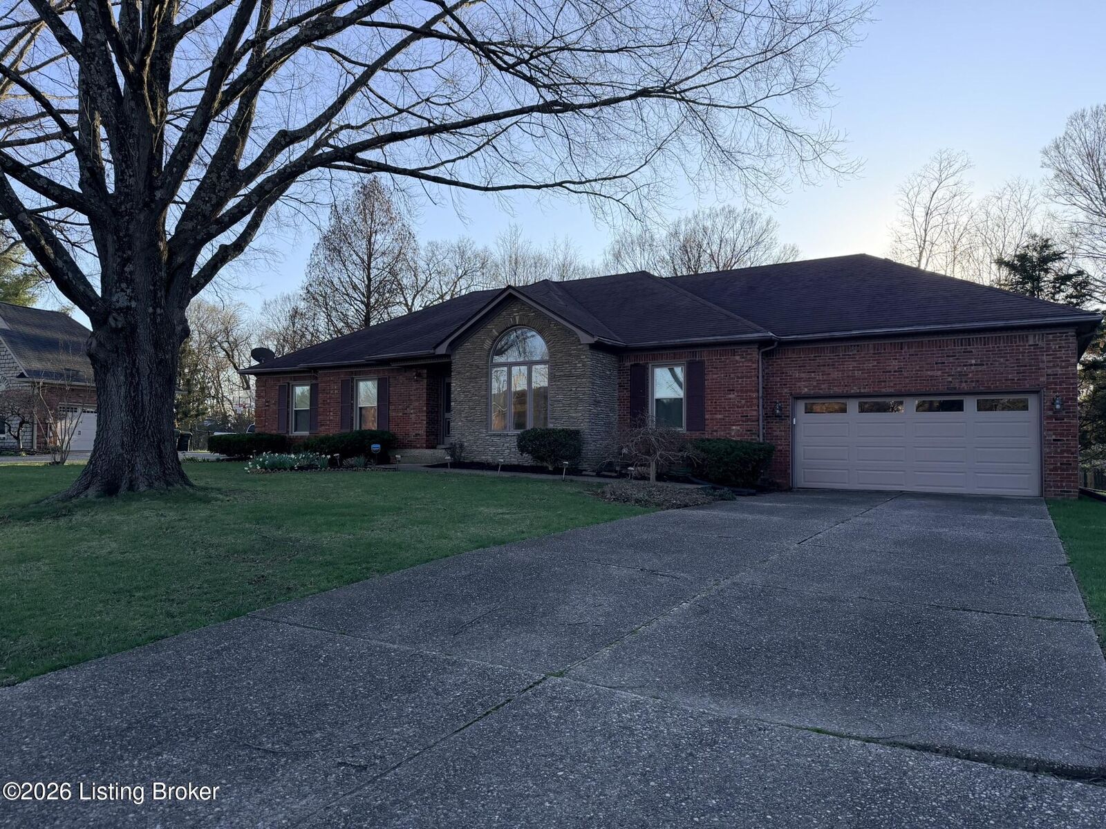 Property Photo: 4202 Rivanna Dr KY 40299