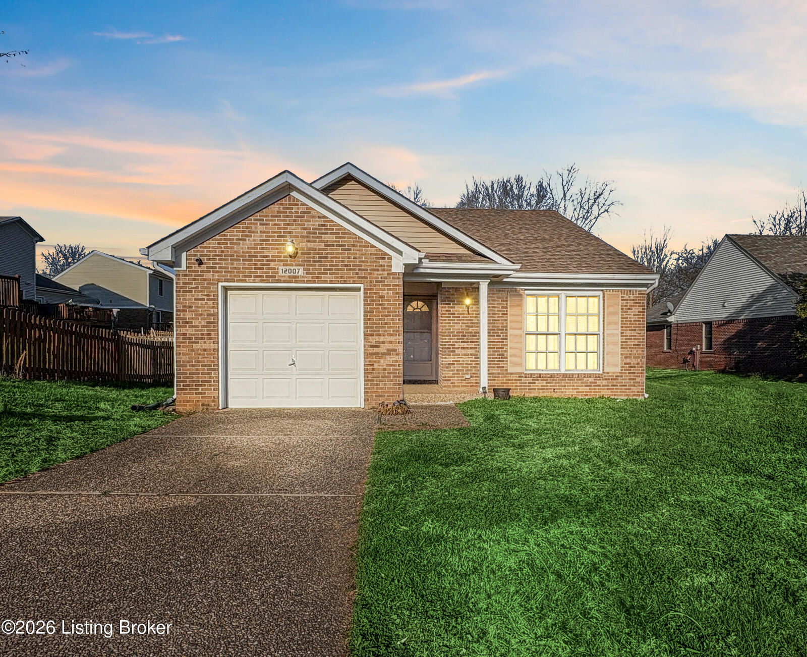 Property Photo:  12007 Fallen Oak Ct  KY 40245 