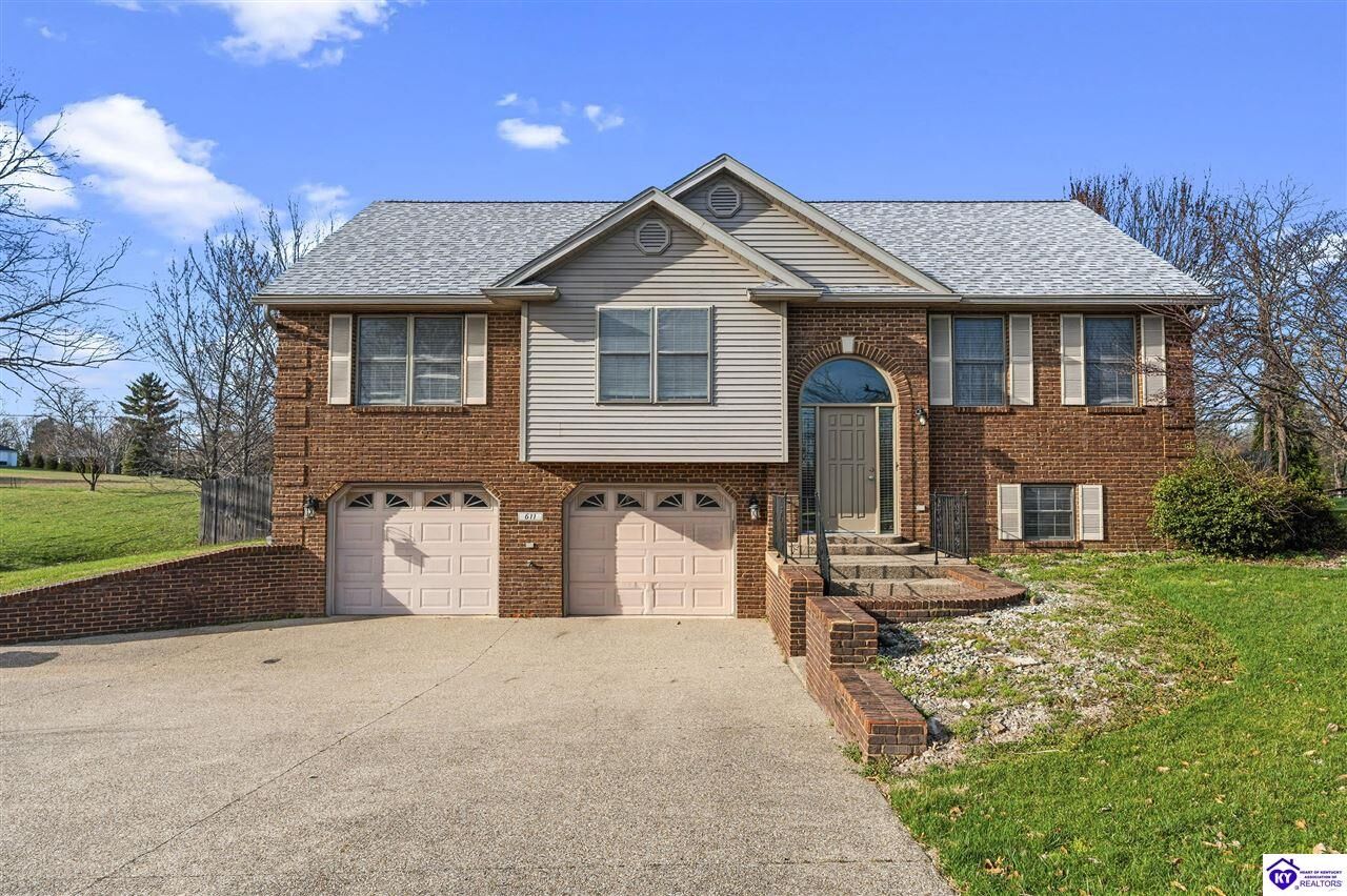 Property Photo:  611 Hickory Lane  KY 42701 