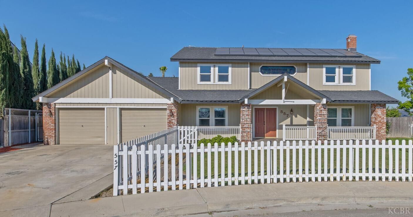 Property Photo:  557 Beechwood Circle  CA 93245 