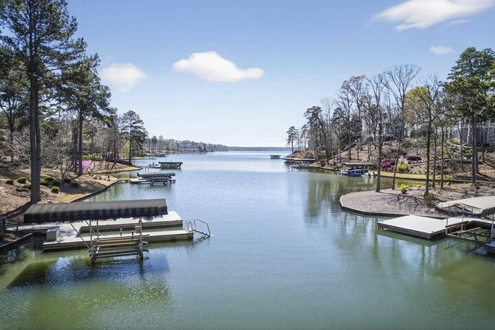 Property Photo: 1090 Jones Bluff Court GA 30642-0000