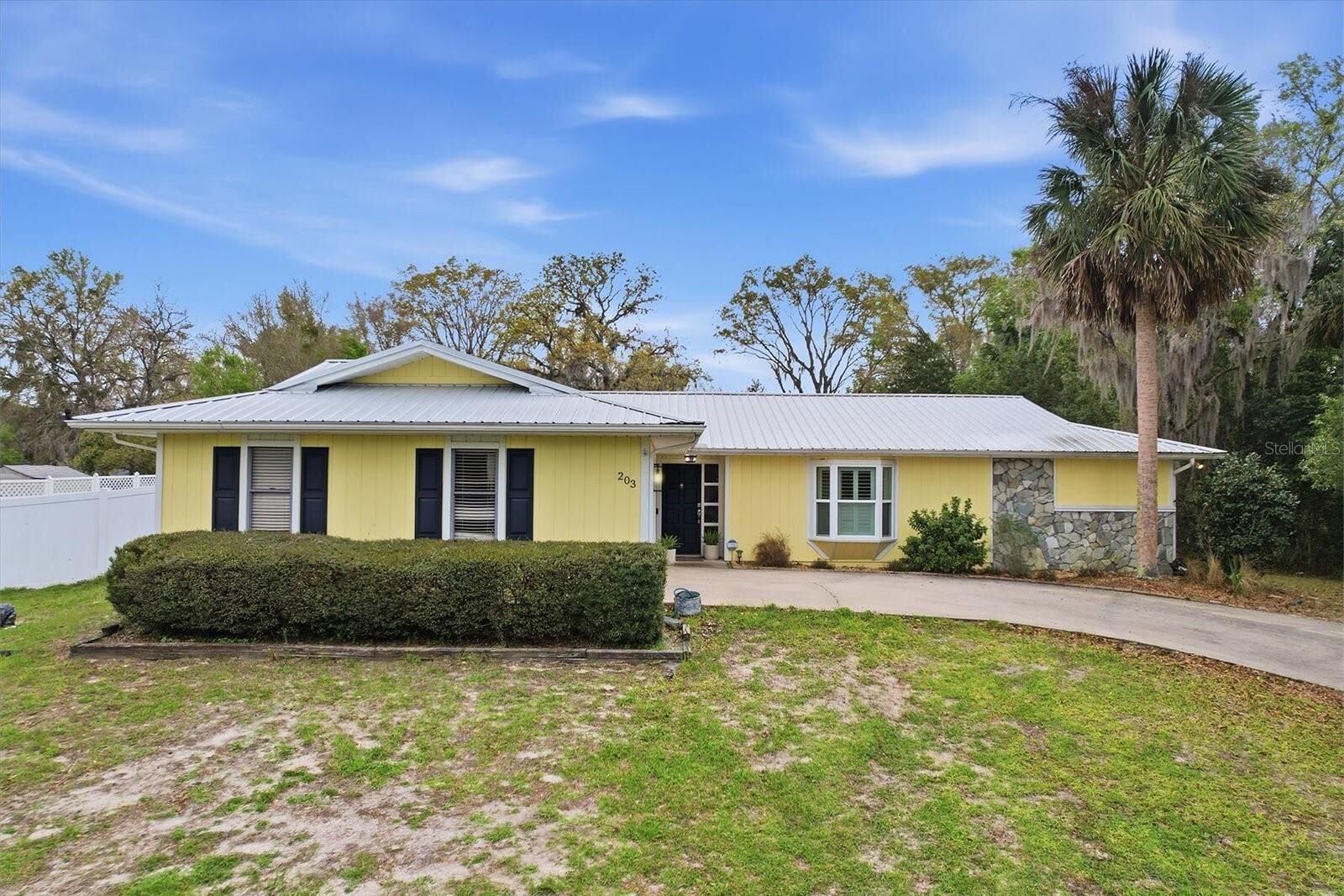 Property Photo: 203 N McGowan Avenue FL 34429