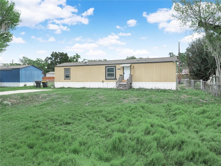 Property Photo: 1418 Eva Avenue FL 33803