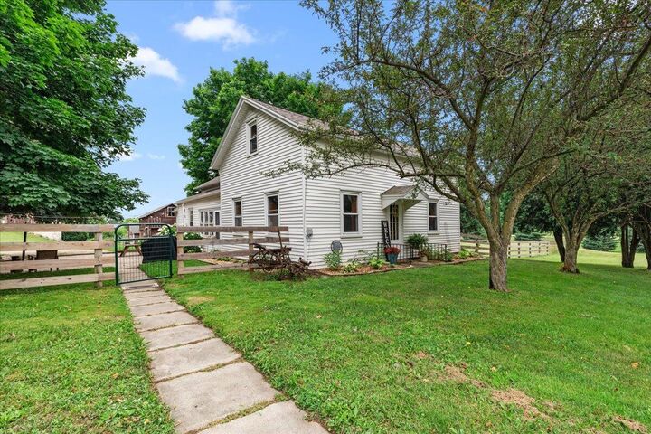 Property Photo: 613 County Highway H - WI 53021