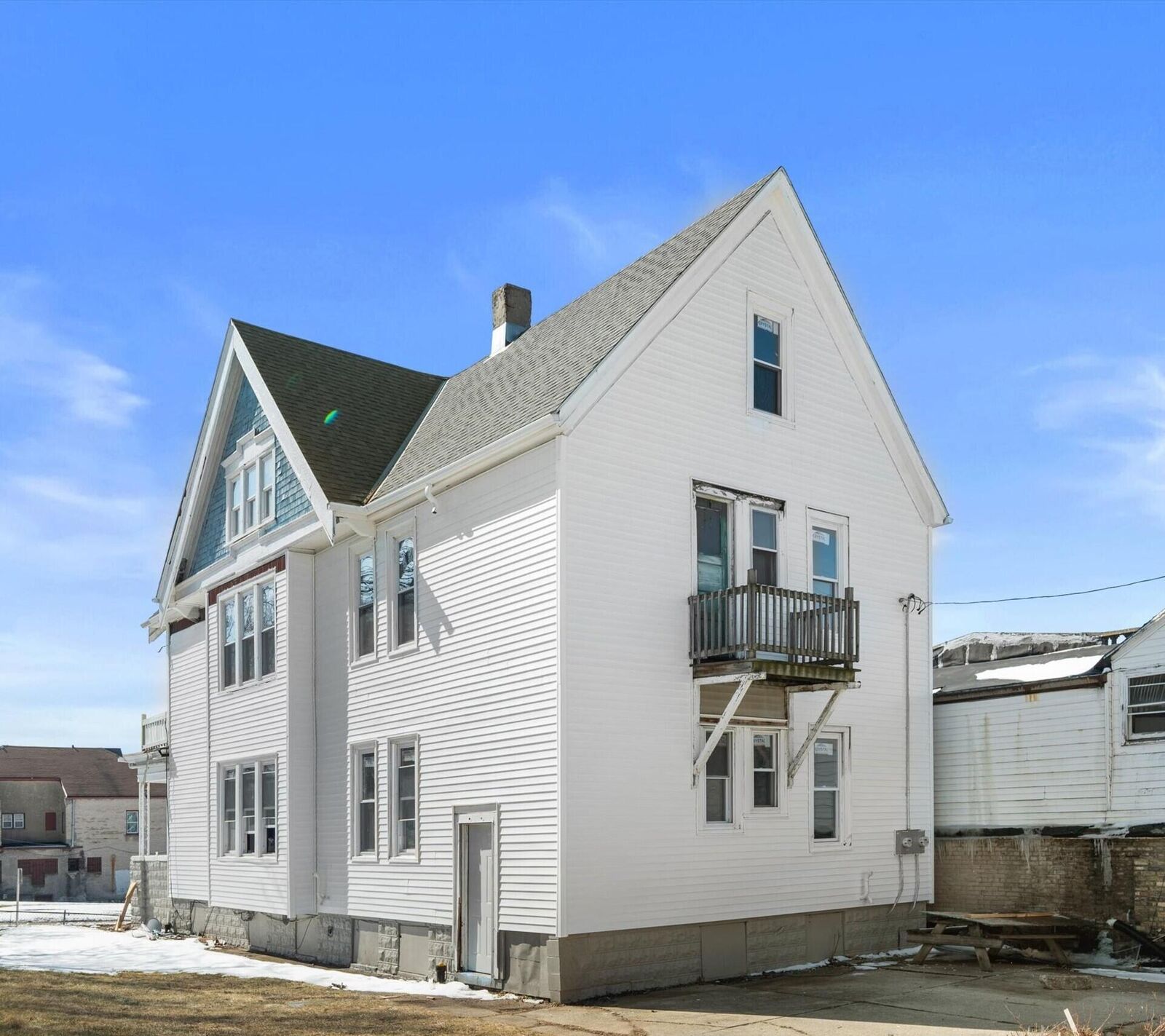 Property Photo: 2628 W Auer Ave 2630 WI 53206