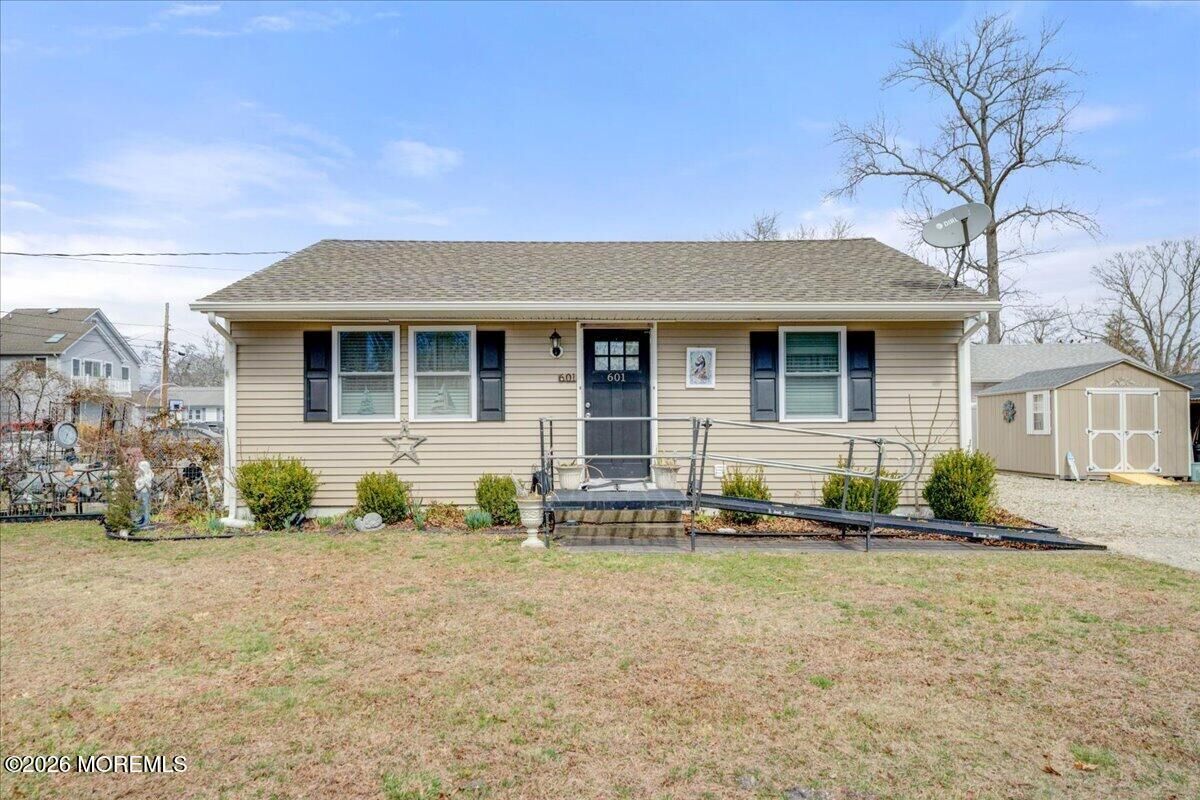 Property Photo:  601 E Arverne Avenue  NJ 08740 