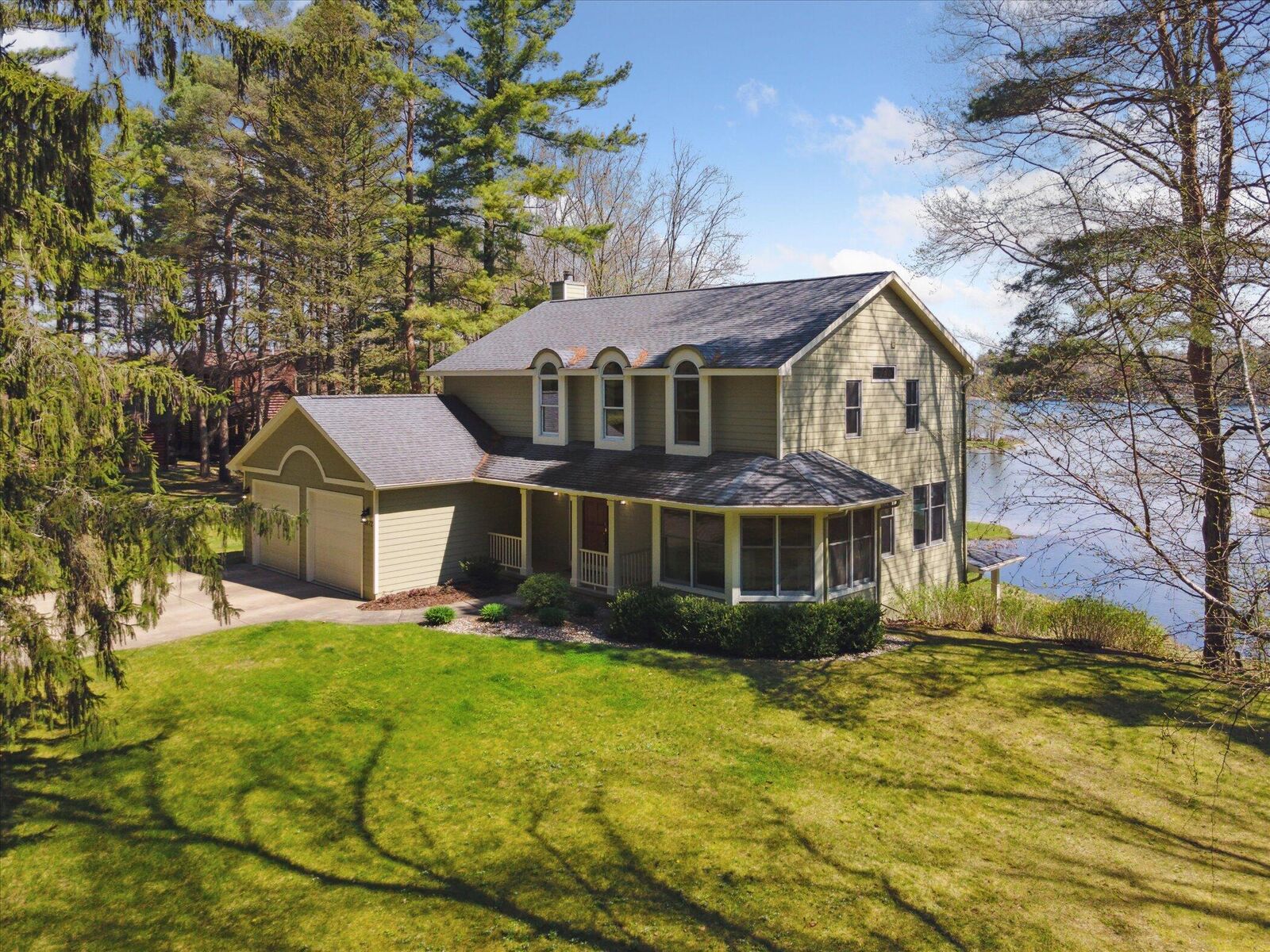 Property Photo:  8872 Hidden Harbor Drive  MI 49342 