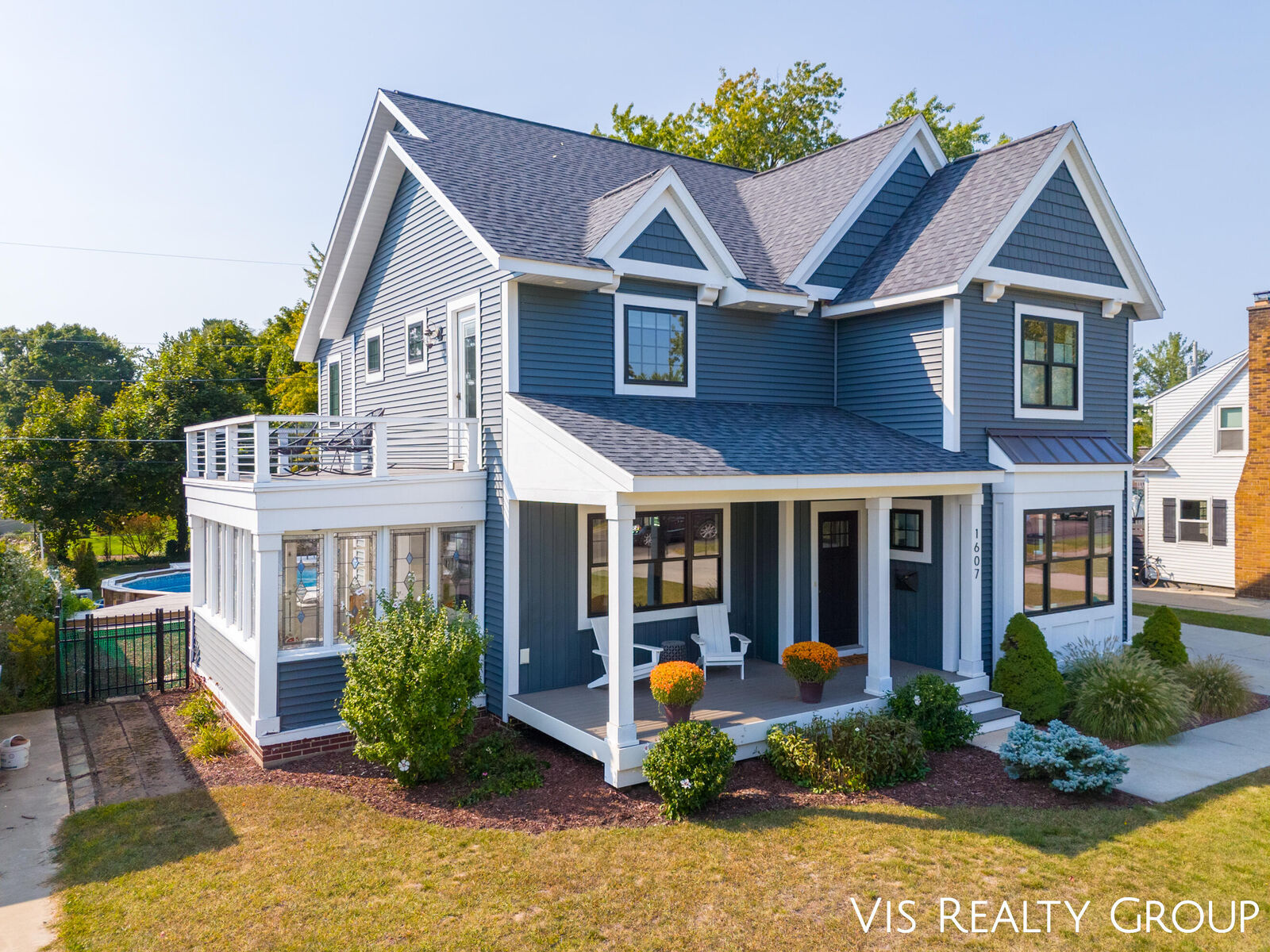 Property Photo:  1607 Sheldon Road  MI 49417 