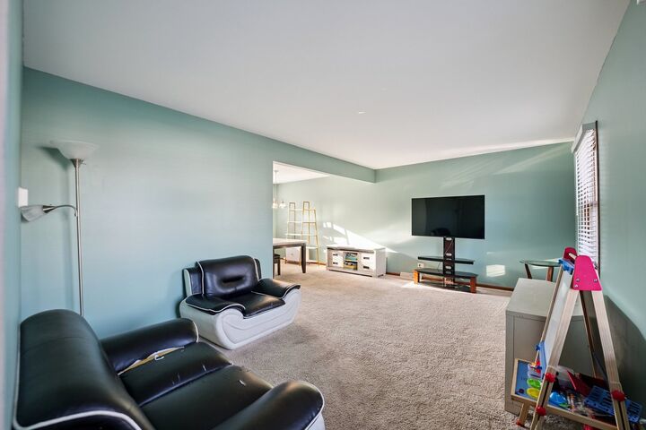 Property Photo:  532 Shenandoah Trail  IL 60123 