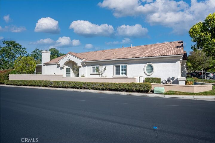 Property Photo:  40141 Corte Calanova  CA 92562 