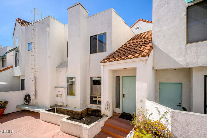 Property Photo: 1340 Glenwood Road 17 CA 91201