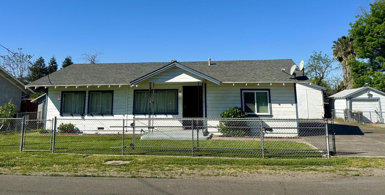 Property Photo:  907 S. Gertrude Avenue  CA 95215 
