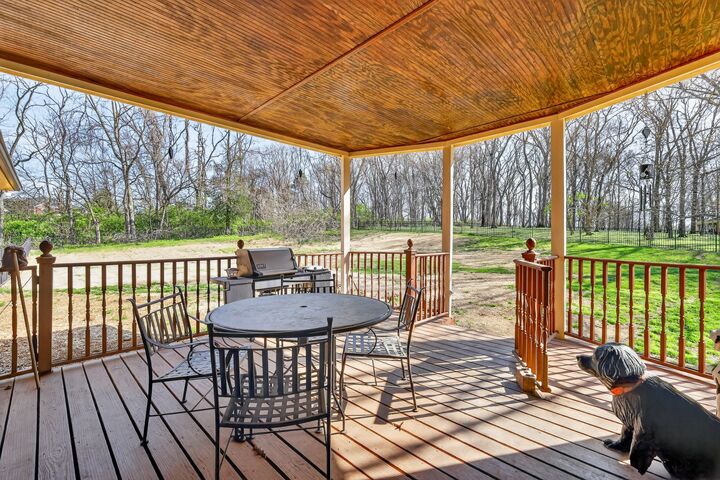 Property Photo:  612 Cloverbrook Ln  TN 37067 