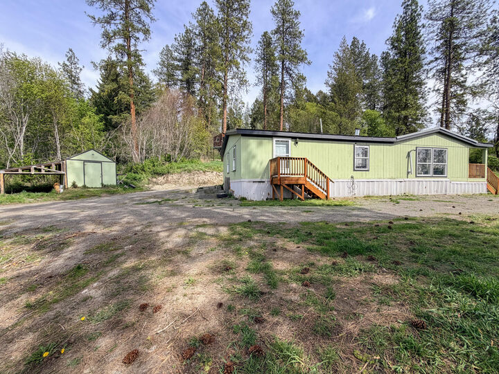 Property Photo: 2897 McNitt Rd WA 99141