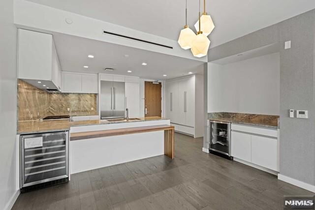 Property Photo:  320 Adolphus Avenue 404  NJ 07010 