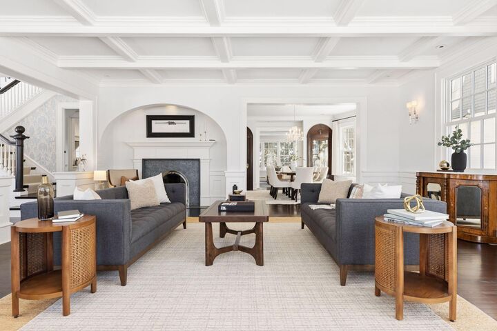 Property Photo:  2735 E Lake Of The Isles Parkway  MN 55408 