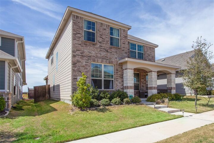 Property Photo:  2820 Brittlebush Drive  TX 76108 