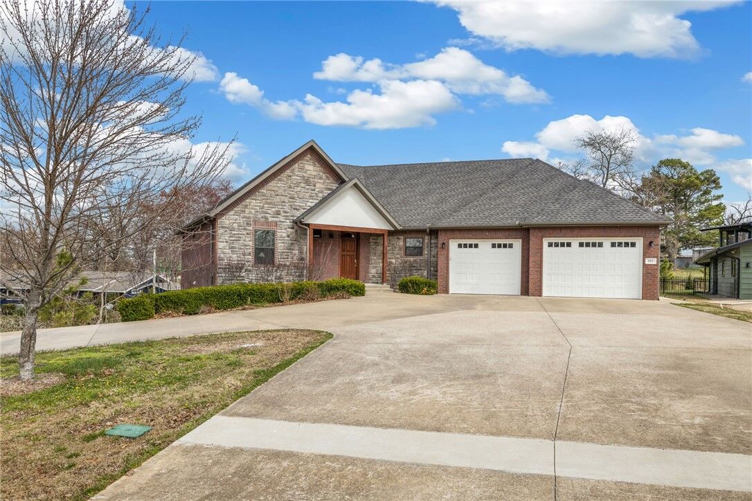 Property Photo:  802 NW D Street  AR 72712 