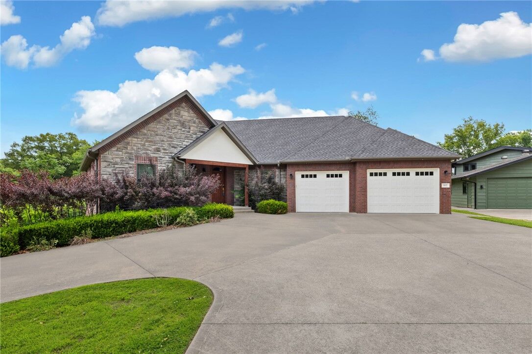 Property Photo:  802 NW D Street  AR 72712 