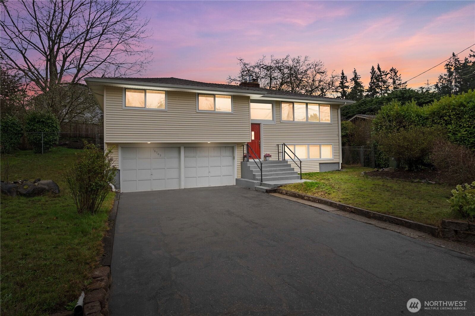 Property Photo:  16709 W 58th Place  WA 98037 