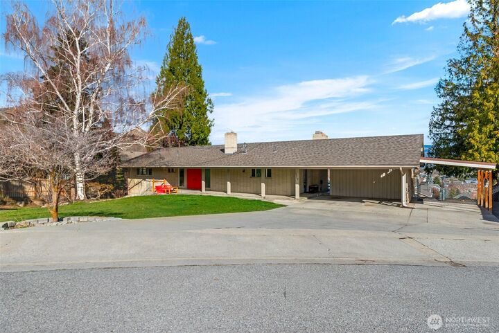 Property Photo:  1117  Appleland Drive  WA 98801 