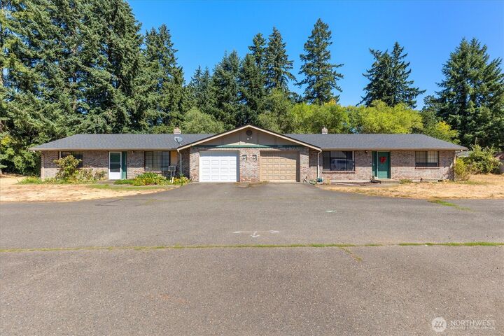 Property Photo: 15103 1510 15th Avenue E WA 98445