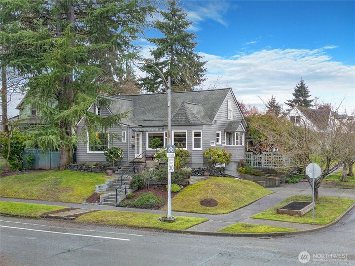 Property Photo:  1820 N Union Avenue  WA 98406 