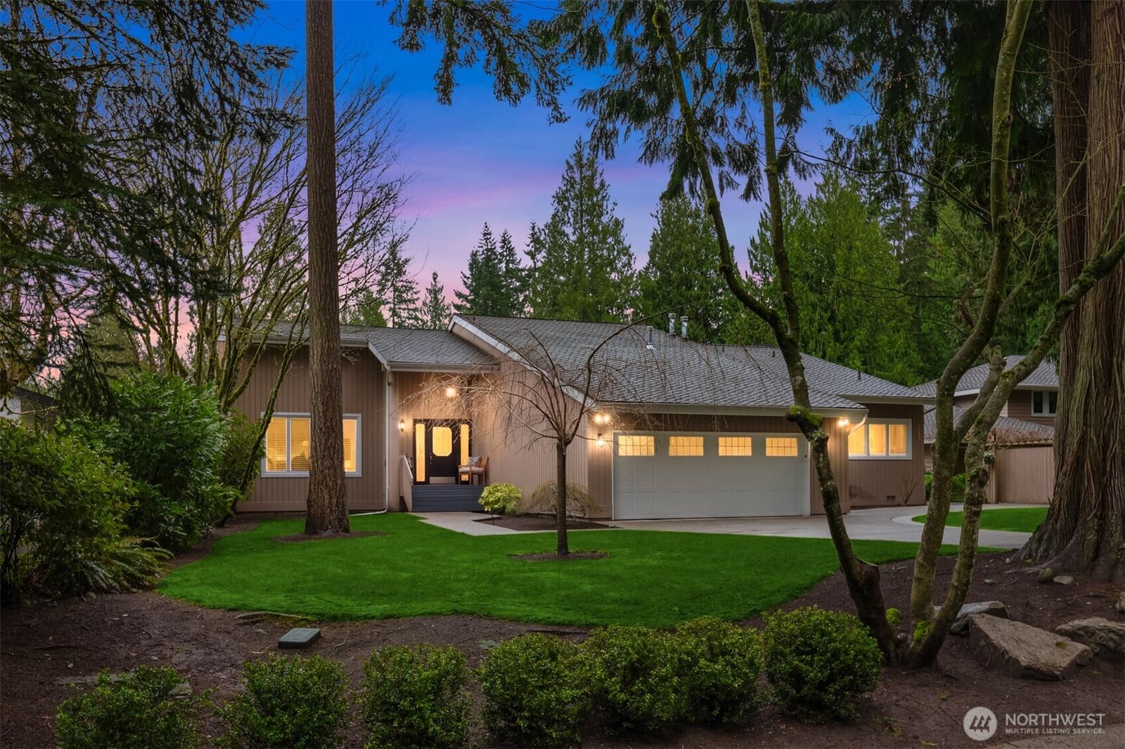Property Photo:  3126  211th Avenue NE  WA 98074 