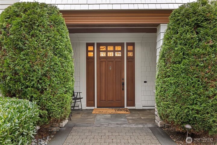 Property Photo:  5422  106th Avenue NE  WA 98033 