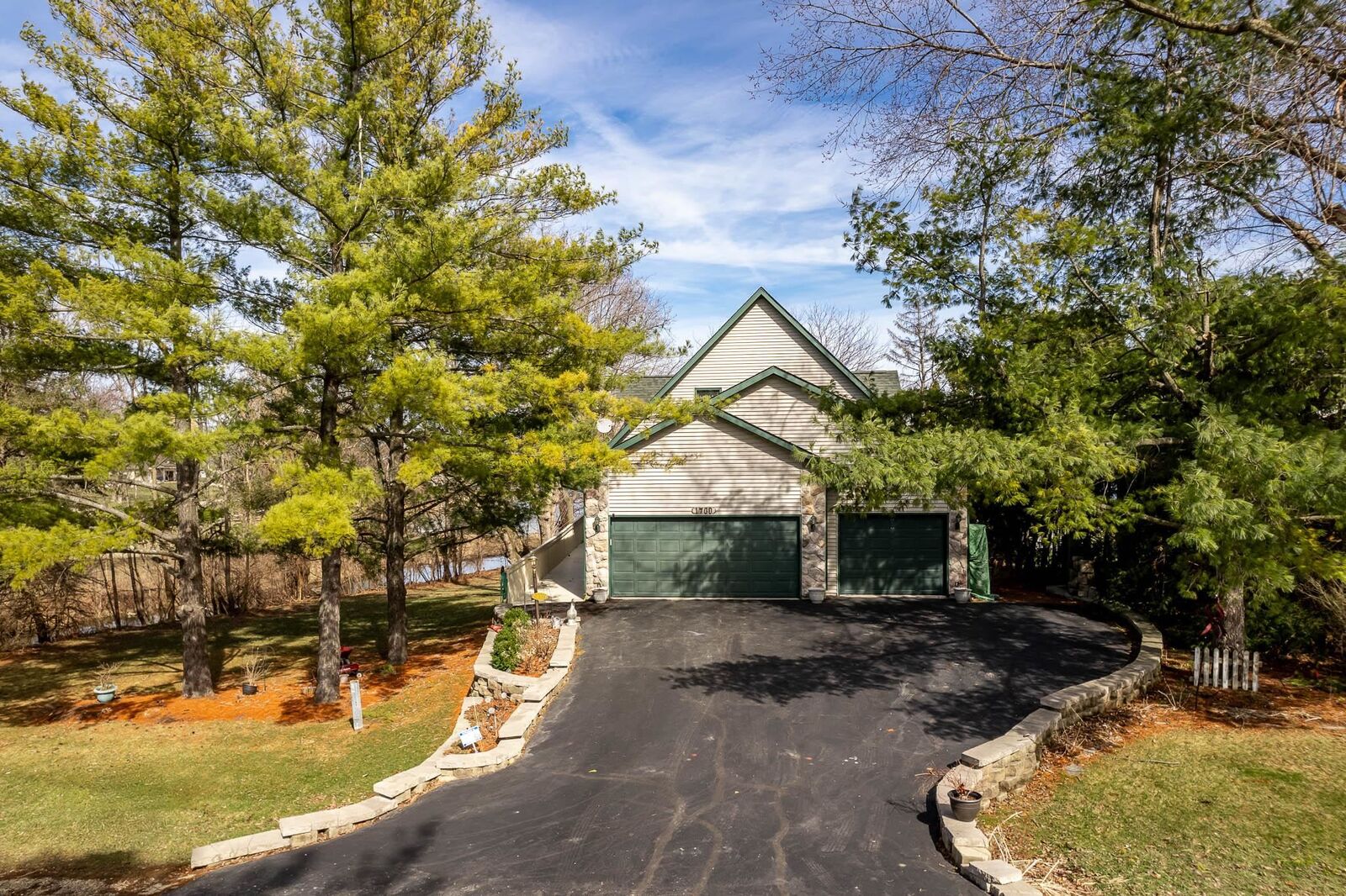 Property Photo:  1700 Candlewick Dr.  IL 61065 