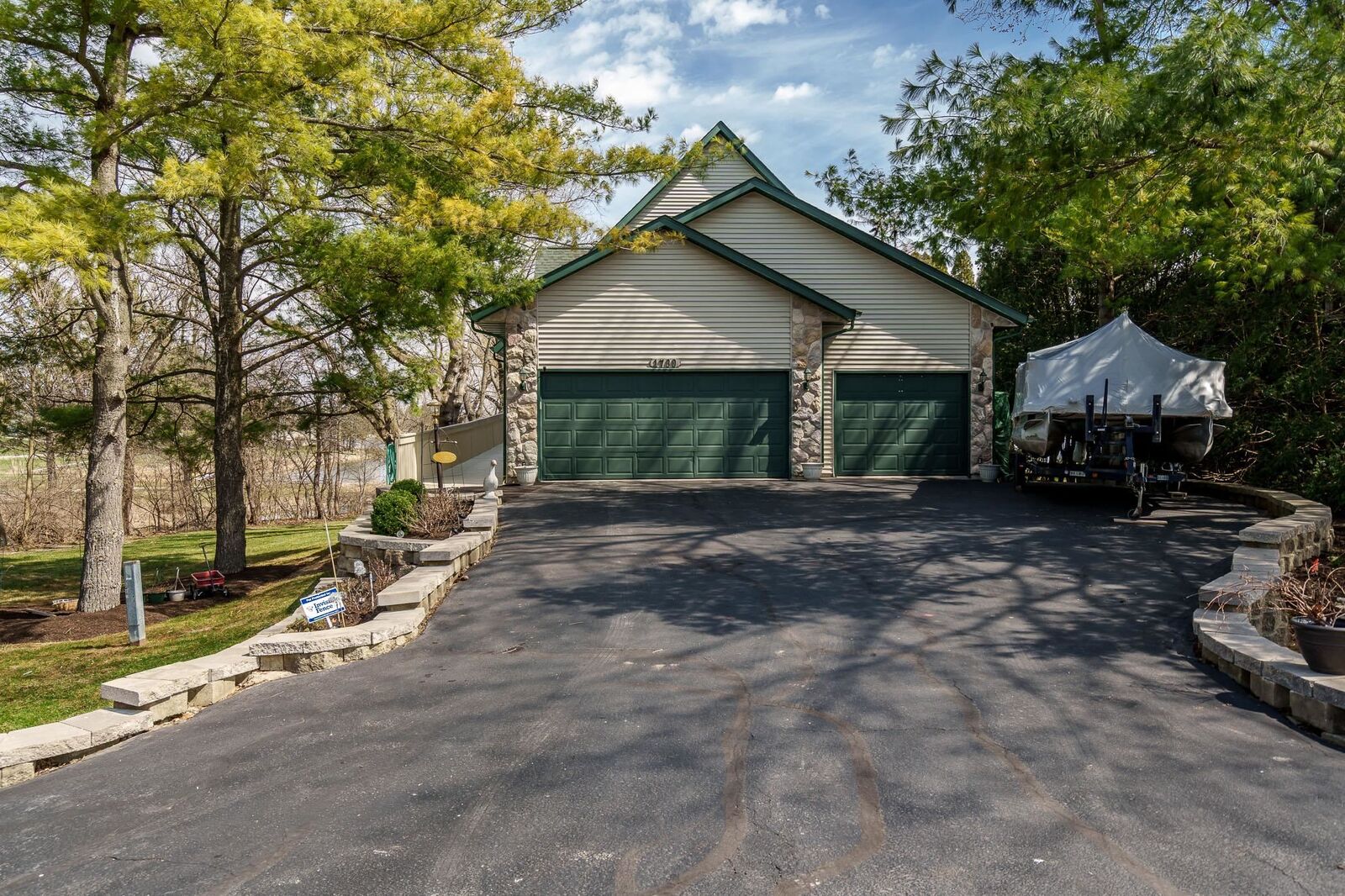 Property Photo:  1700 Candlewick Dr.  IL 61065 