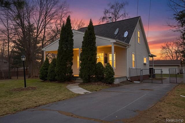 Property Photo: 23760 Mary Street MI 48180