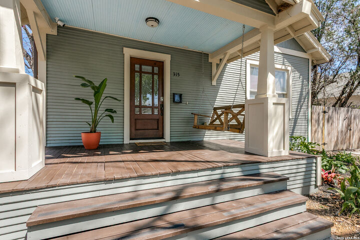 Property Photo:  315 Devine  TX 78210 