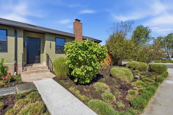 Property Photo: 909 Sunnybrae Boulevard CA 94402