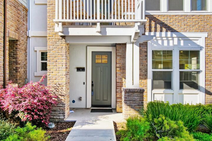 Property Photo:  535 San Lorenzo Terrace 1  CA 94085 