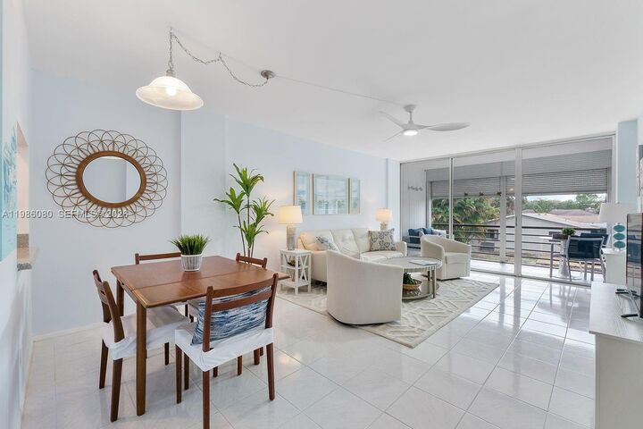 Property Photo:  109 Royal Park Dr 2F  FL 33309 