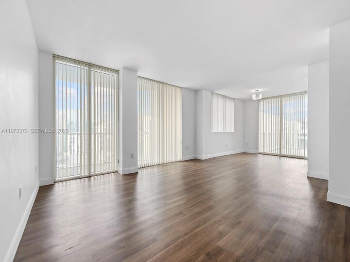 Property Photo:  253 NE 2nd St 3108  FL 33132 