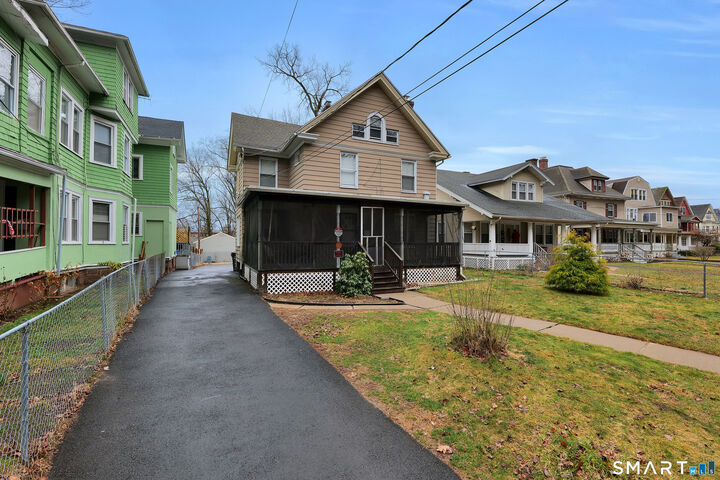 Property Photo:  382 Vine Street  CT 06112 