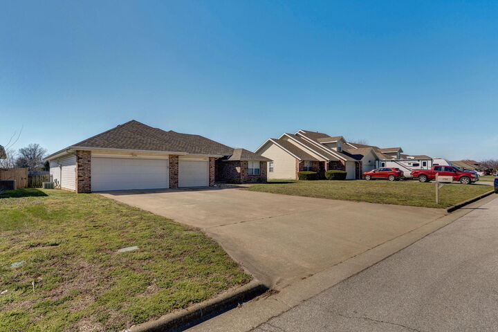 Property Photo:  2782 W Lasalle Street  MO 65807 