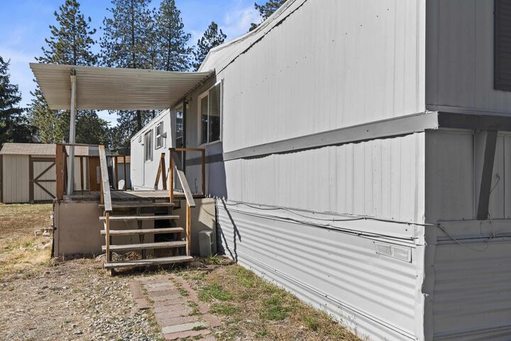 Property Photo:  34124 N Newport Hwy #18  WA 99003 
