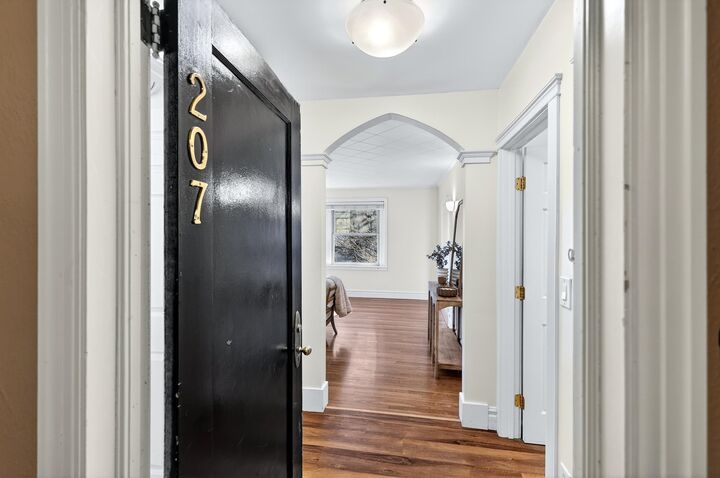 Property Photo:  704 W 6th Ave 207  WA 99204 