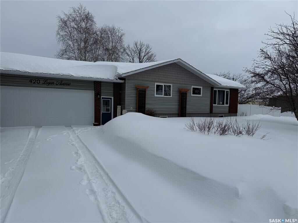 Property Photo:  420 Logan Avenue  SK S0J 0B1 