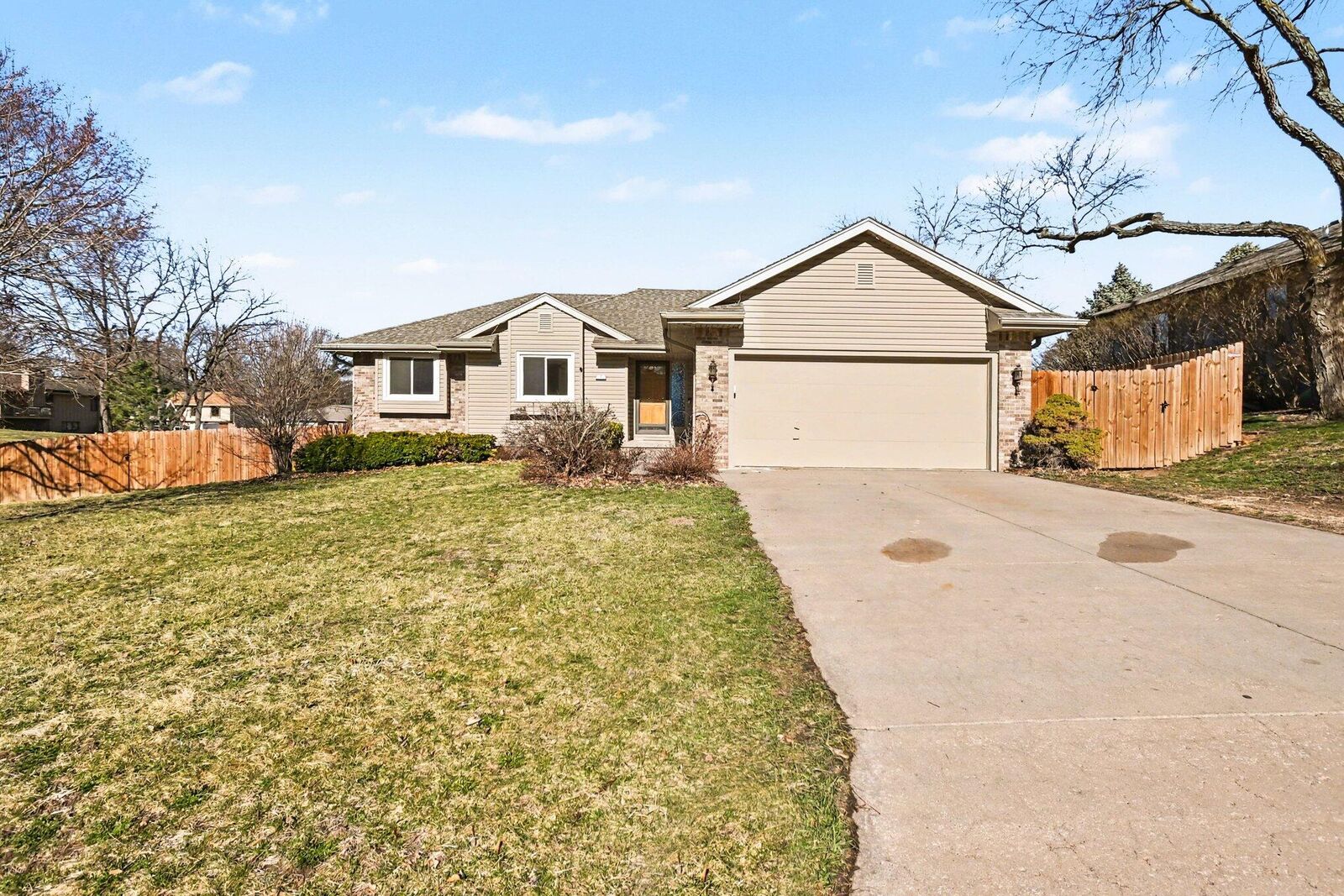 Property Photo: 2 Danbury Ct. Court IA 51503