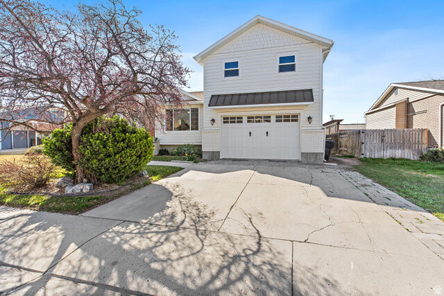 Property Photo: 645 W 920 N UT 84057