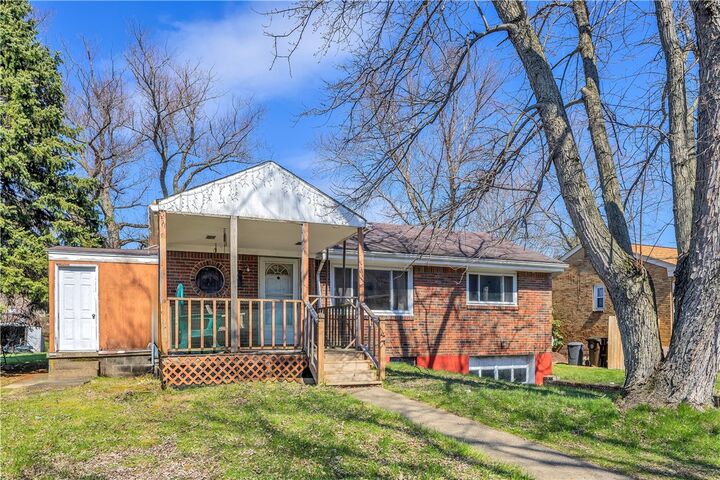 Property Photo: 4060 Hart Ct PA 15668