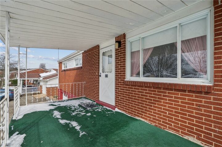 Property Photo:  525 New Market Dr  PA 15601 