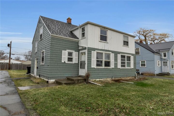 Property Photo:  946 Highland Avenue  NY 14223 