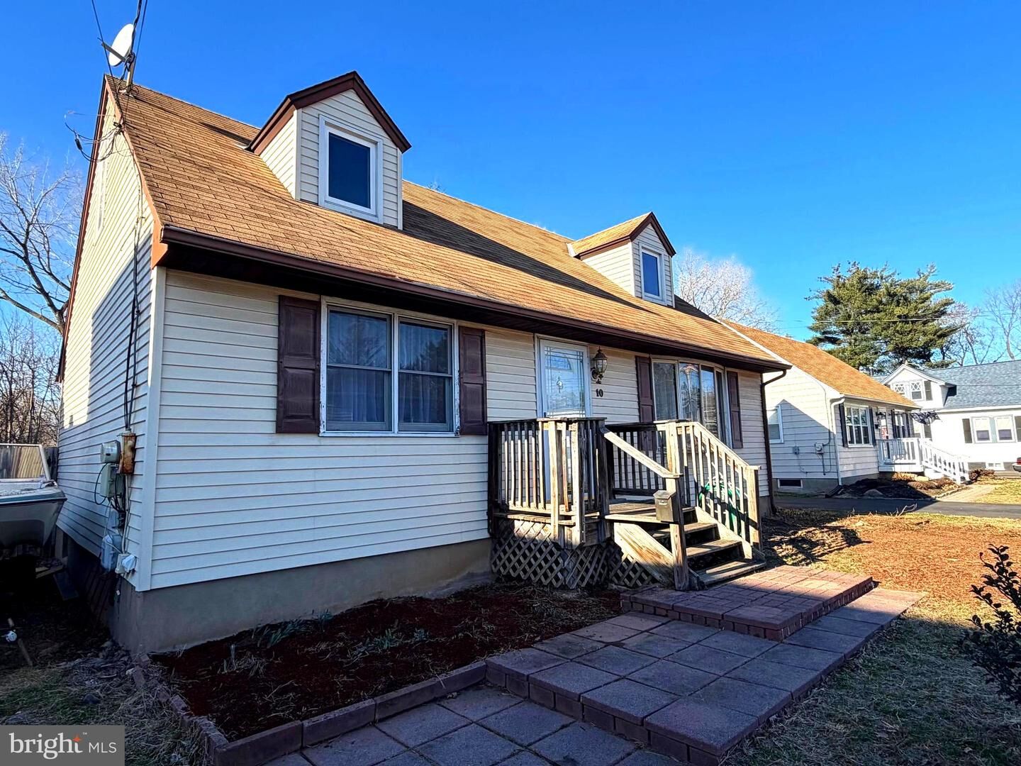 Property Photo: 10 Bowling Green Avenue PA 19067