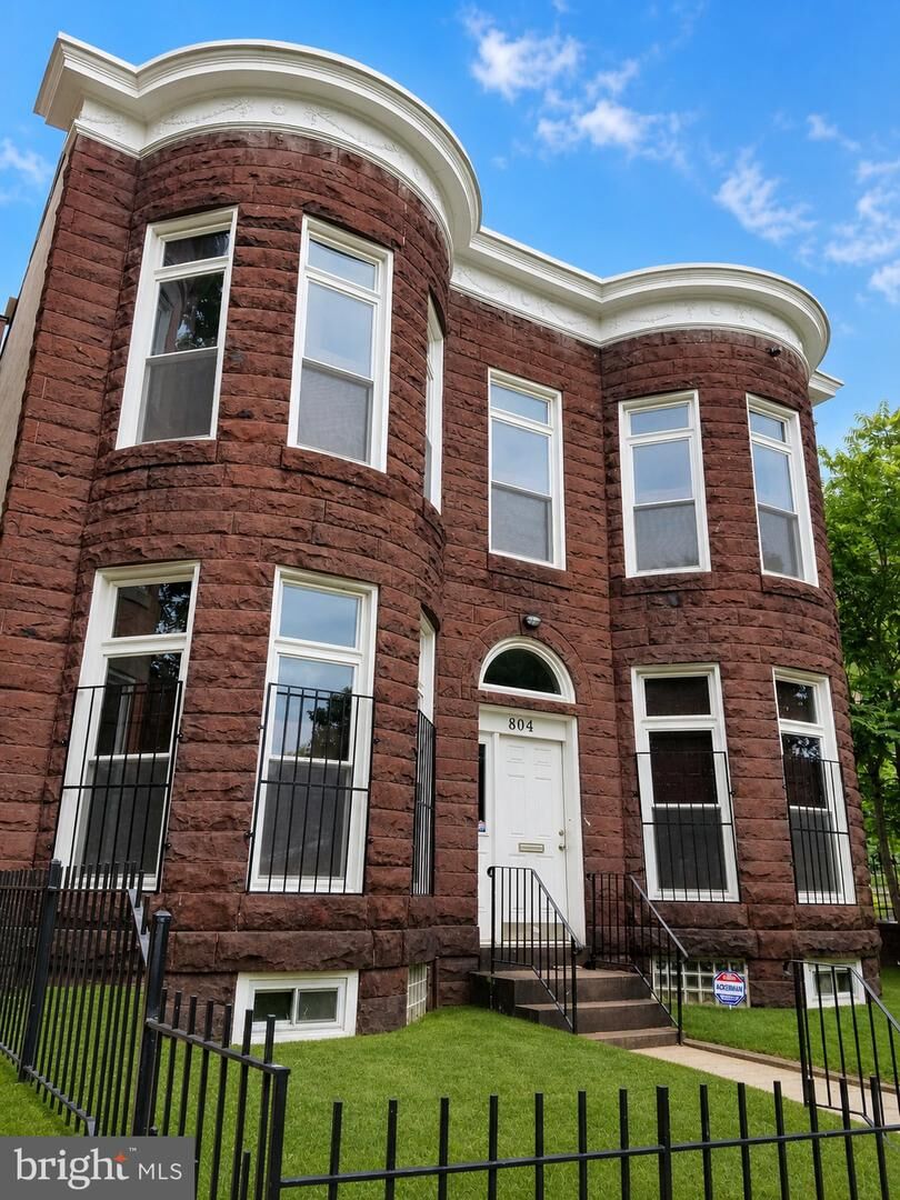 Property Photo: 804 Hollins Street 1 MD 21201