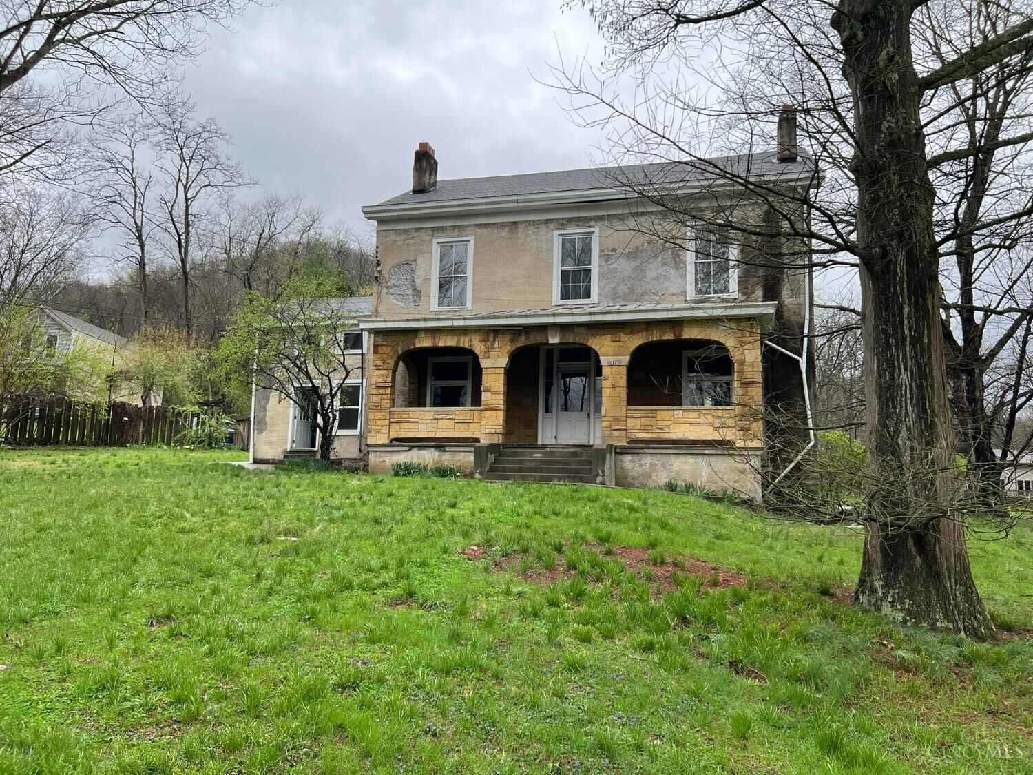 Property Photo: 930 Eatondale Drive OH 45204